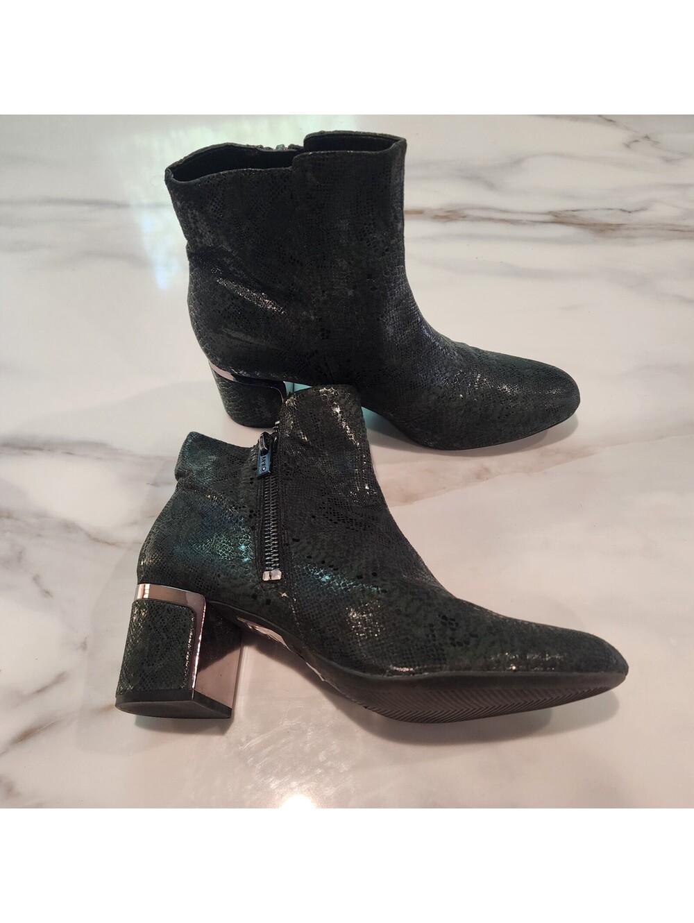 DKNY Green Black Snakeskin Print Block Heel Ankle Boots Women’s 9 M